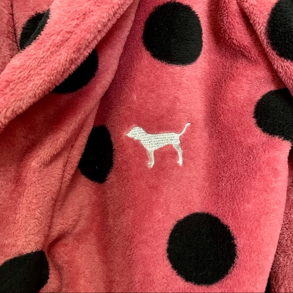 🔴SOLD🔴 Pink VS | Plush Robe - Picture 3 of 4